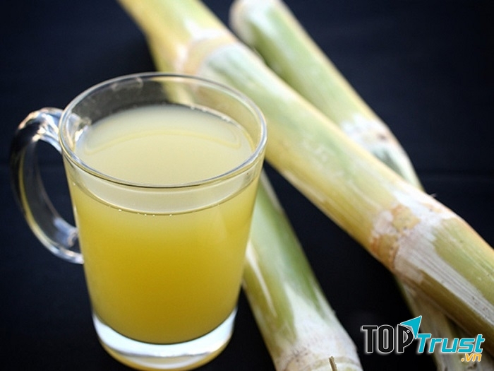 Uống nước mía giúp mẹ sinh con sạch và dễ sinh