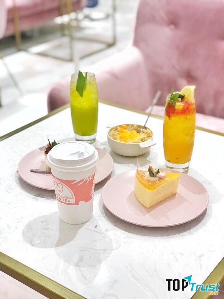 Bánh ở đây được làm từ những nguyên liệu đảm bảo, ngon, sạch không ảnh hưởng tới sức khỏe