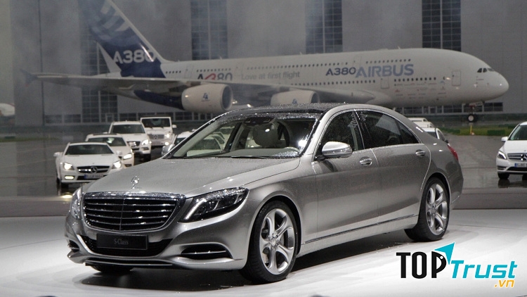 Mercedes Benz S-class Hybrid (93 nghìn USD - 2,08 tỷ đồng)