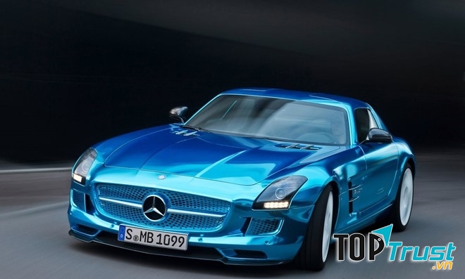 Mercedes Benz SLS AMG Electric Drive - 550.000 USD