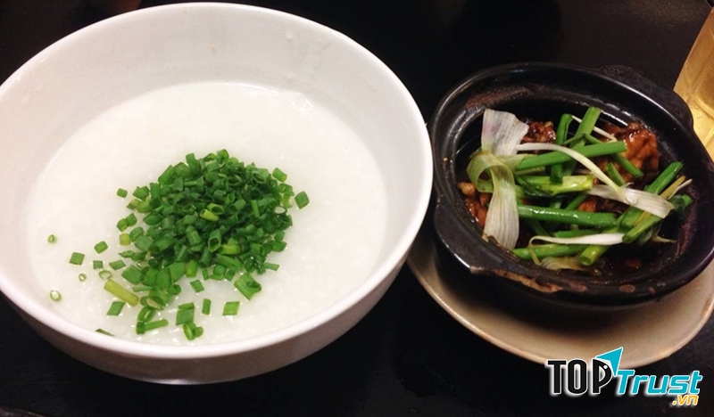 Thịt ếch săn chắc và thấm gia vị