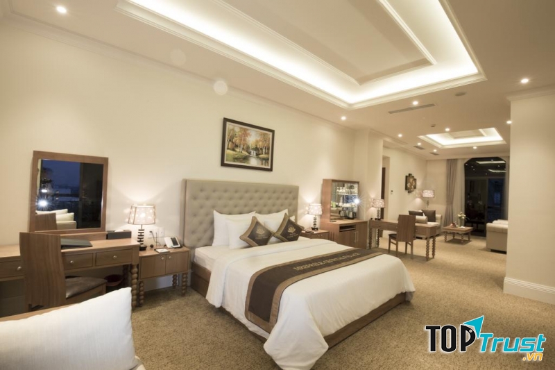 Merperle Crystal Palace Hotel