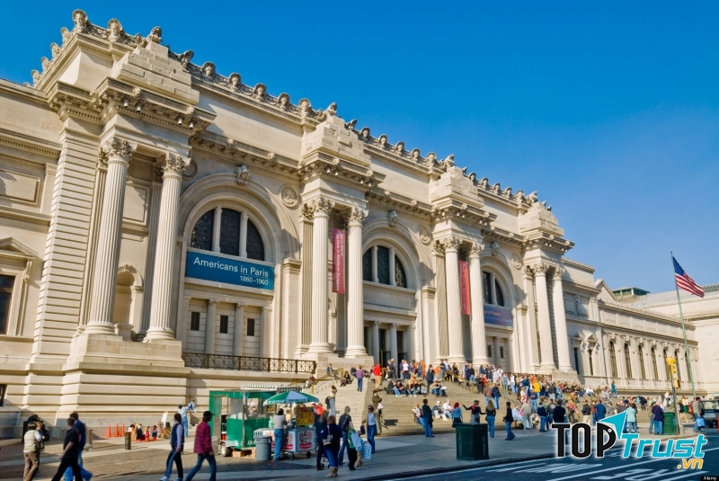 Bên ngoài bảo tàng nghệ thuật Metropolitan