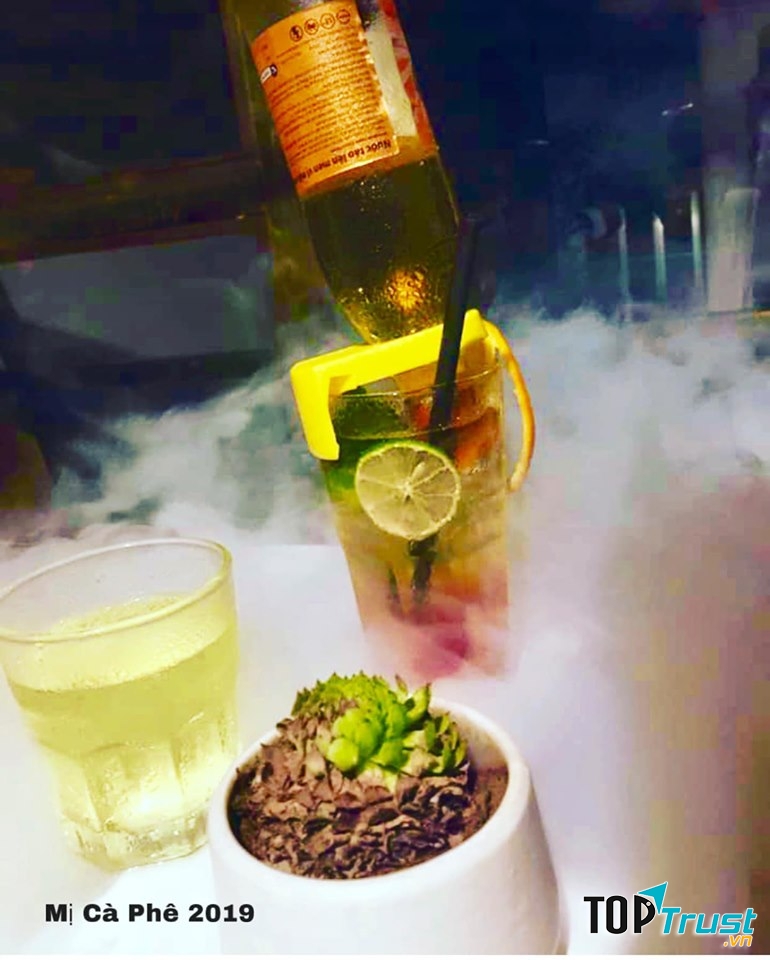 Bia úp ngược tại Mị Cafe