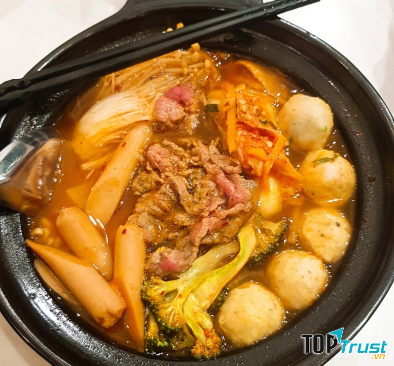 Mì cay Omega Trần Hưng Đạo