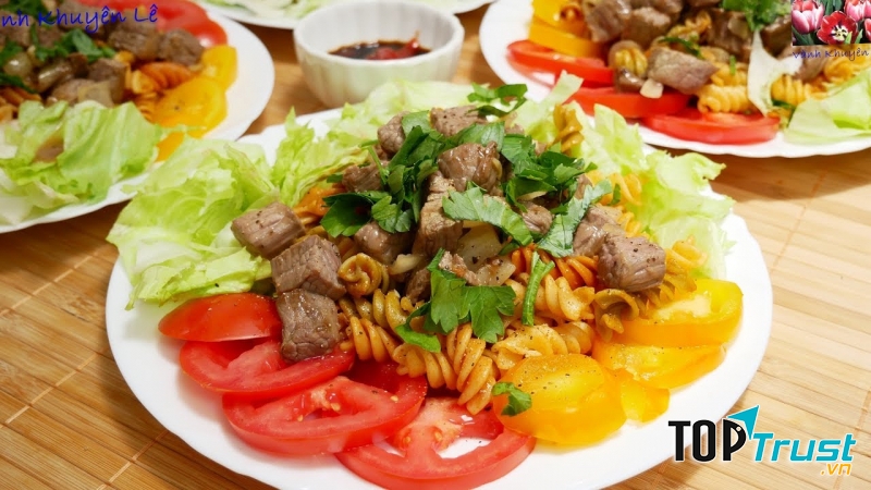 Mì gói xào bò lúc lắc