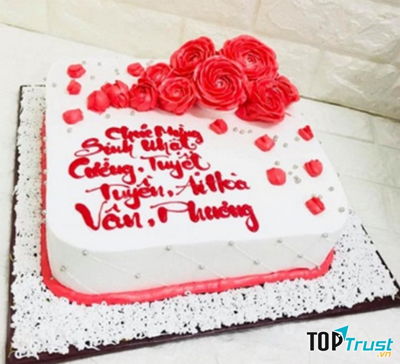 Mi Lê Cake còn nhận trang trí tiệc sinh nhật theo ý muốn của khách hàng, vừa có bánh ngon vừa có một bữa tiệc được trang trí tỉ mỉ thì thật tuyệt vời đúng không nào?