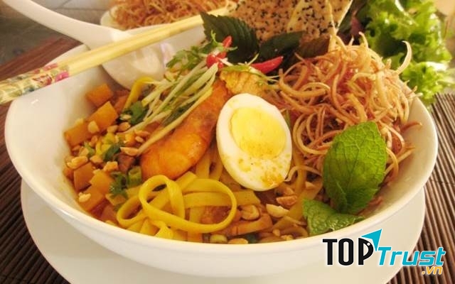 Mì Quảng thơm giòn