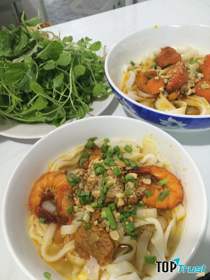 Đến với mì quảng 3 Anh Em bạn sẽ được trải nghiệm nhiều sức hấp dẫn riêng biệt vừa lạ vừa quen