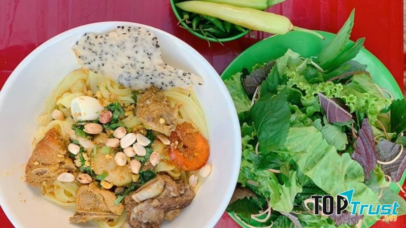 Mì Quảng - Cô Út - tại Buôn Ma Thuột