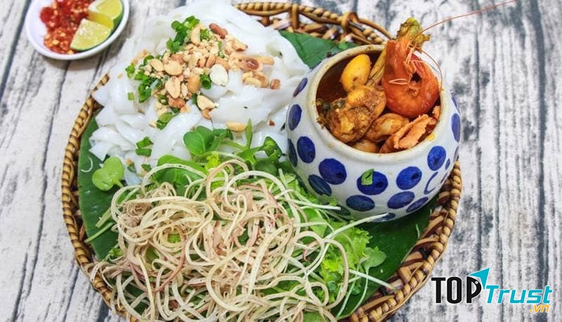 Món mì Quảng ếch