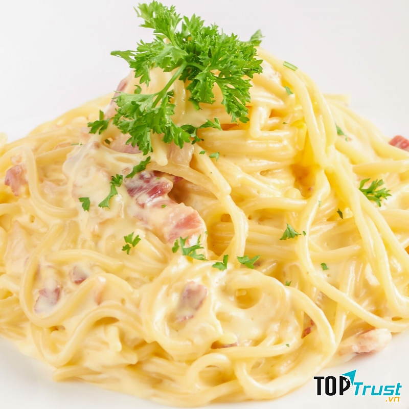 Mì trộn Carbonara - Capricciosa