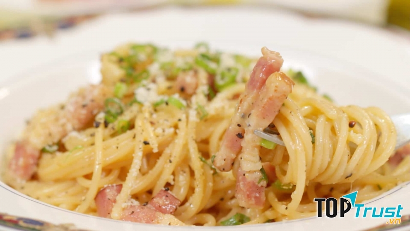 Mì trộn Carbonara - Capricciosa