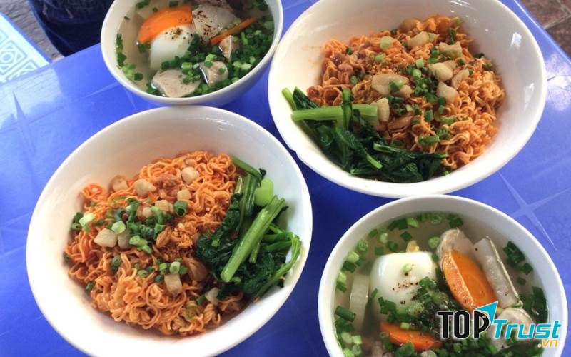Mì Trộn Trứng Lòng Đào
