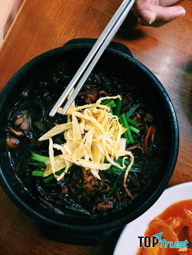 Mì tương đen Cạp Seafood