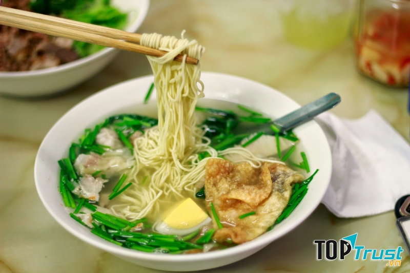 Mì vằn thắn Phương Béo – 09 Hàng Chiếu