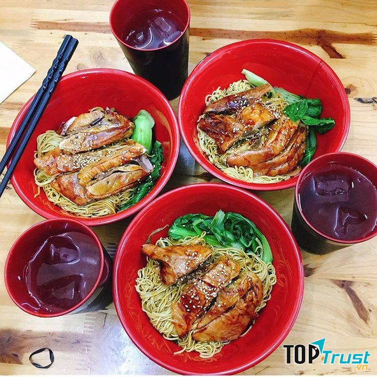 Mì vịt Jacky làm xao xuyến mọi bạn trẻ yêu mì tại Hà Nội