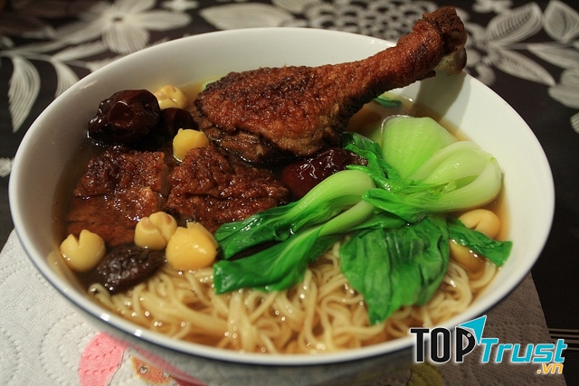Món mì vịt tiềm