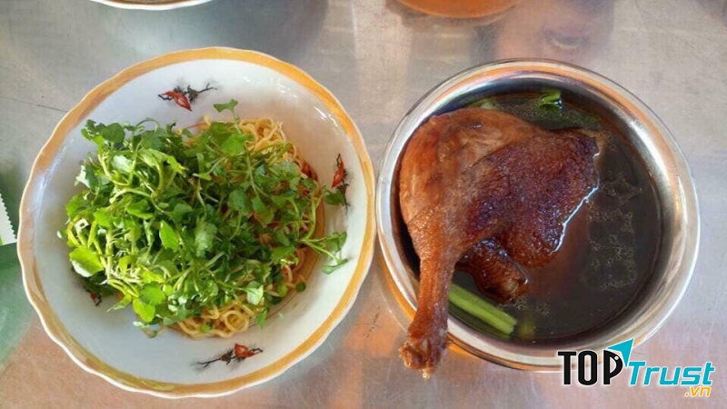 Mì vịt tiềm Minh Ký