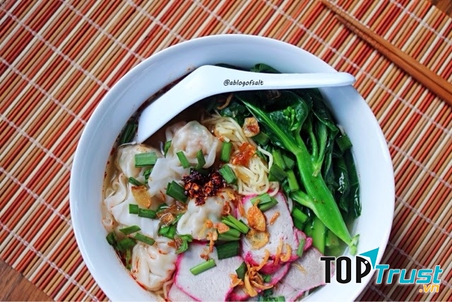 Mì Wonton là một trong những món ăn khá nổi tiếng của Malaysia, xưa còn có tên gọi khác là Tok Tok Mee