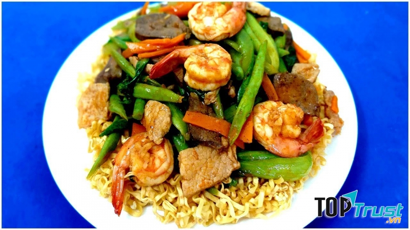 Mì xào thập cẩm