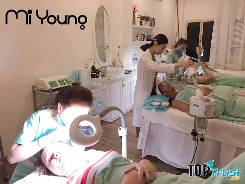 Mi Young Spa chuyên: điều trị sẹo rỗ, trị mụn, triệt lông, vi tảo,… nhằm mang lại nét đẹp hoàn hảo cho phái đẹp.