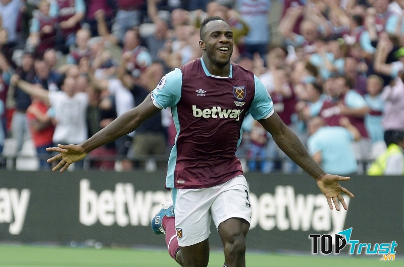 Michail Antonio đang là cầu thủ dẫn đầu danh sách ghi bàn của West Ham
