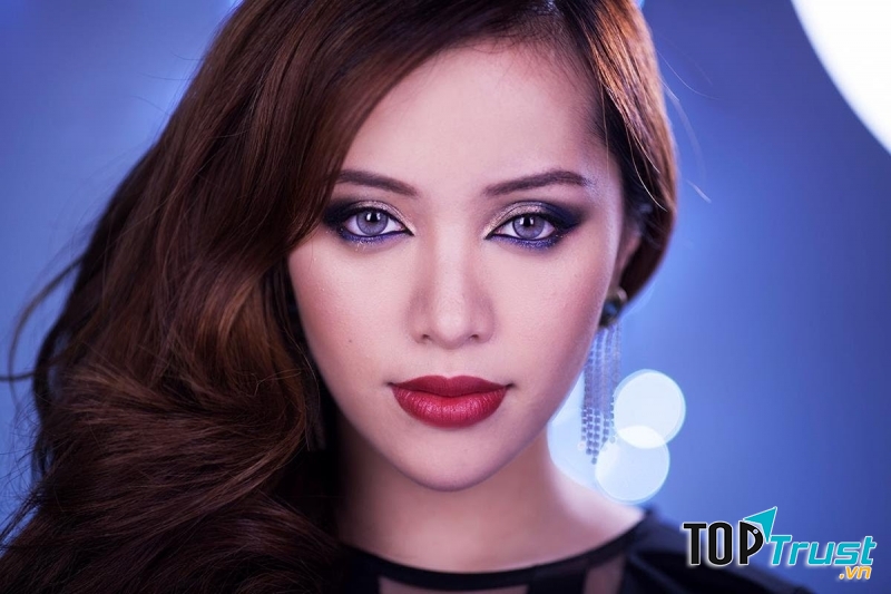Phù thủy trang điểm Michelle Phan ( nguồn internet)