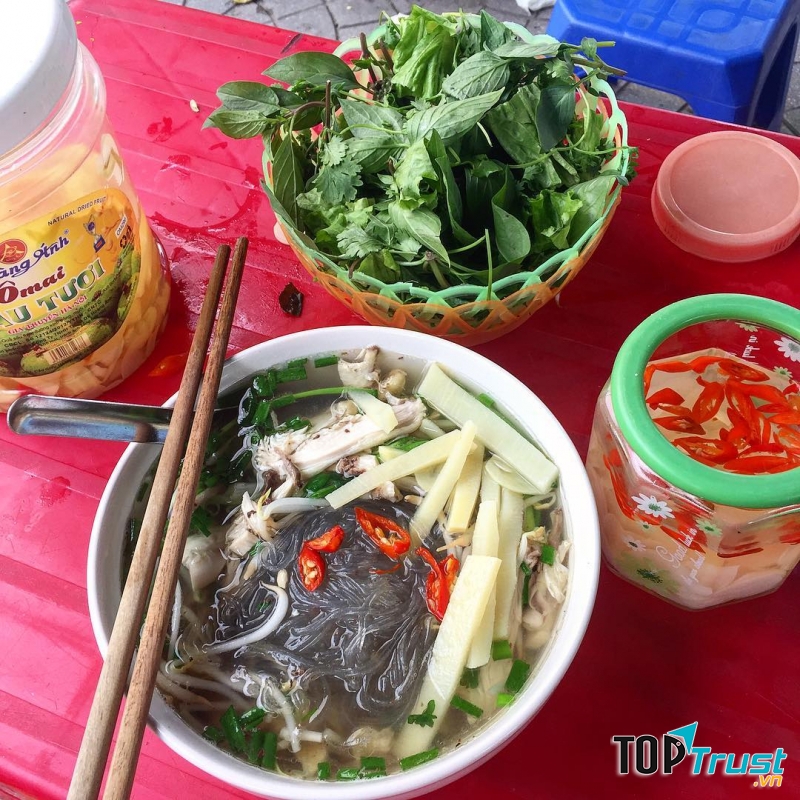 Miến gà quán Nga