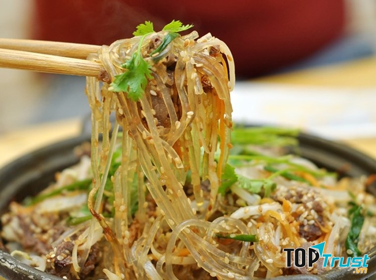 Miến trộn mực, rau củ