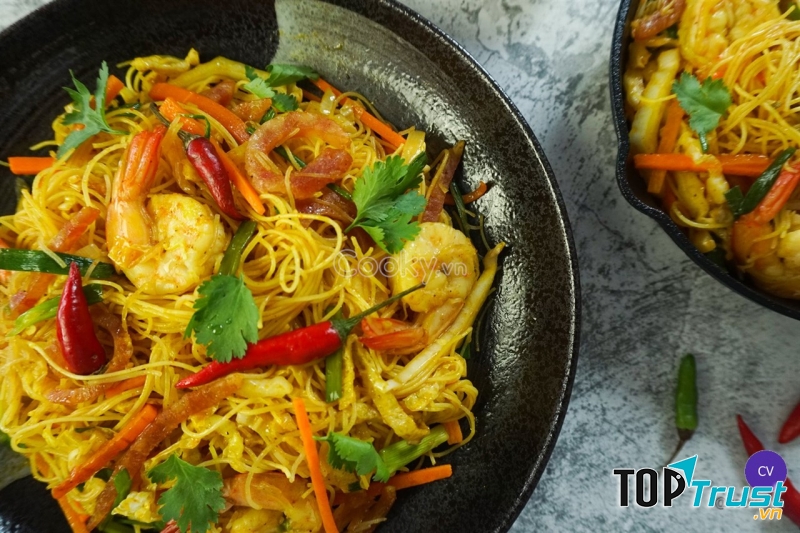 Miến xào cà ri Singapore
