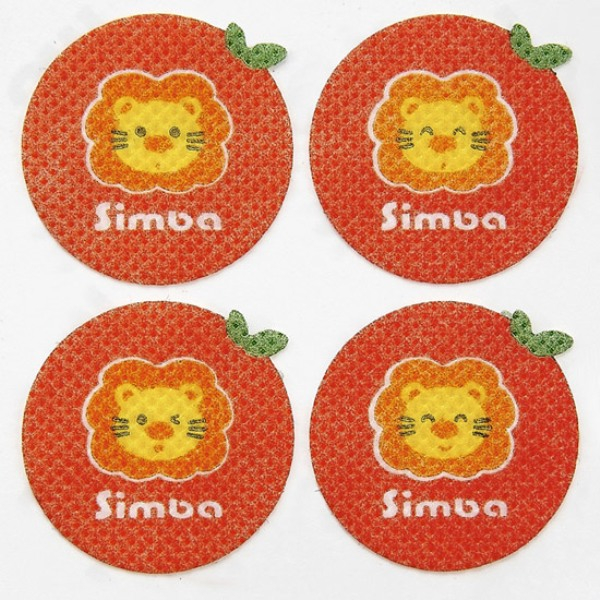 Miếng dán đuổi muỗi simba được làm bằng sả thiên nhiên và chiết xuất từ chanh đảm bảo 100% an toàn và không chất độc hại.