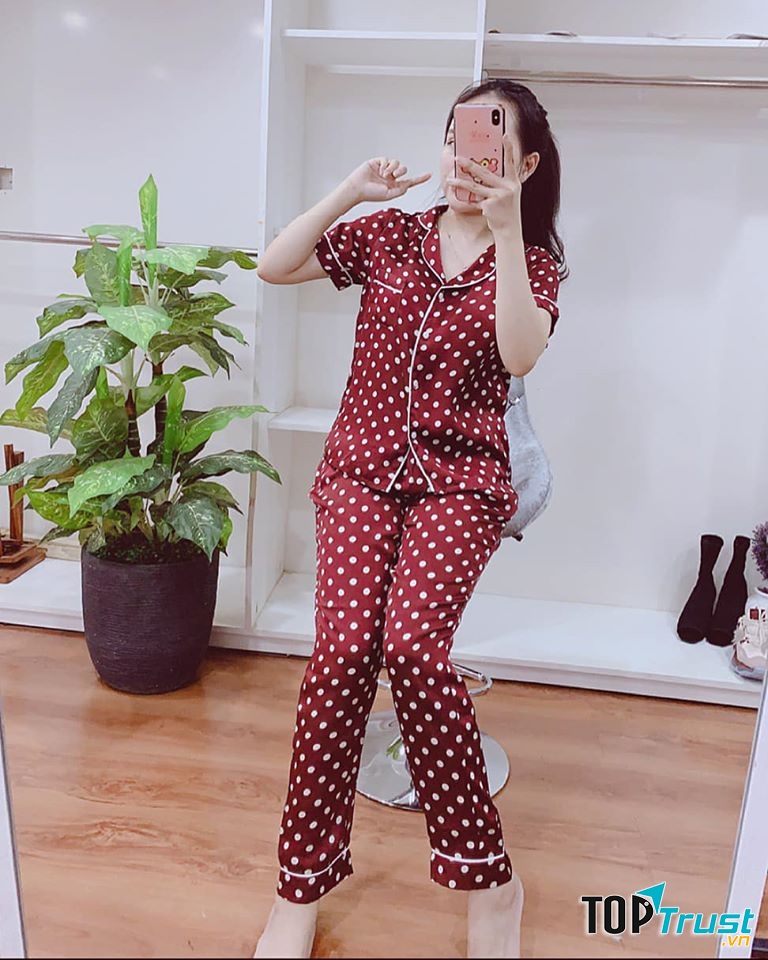 Mie's boutique cùng là một shop bán đồ ngủ đẹp đáng để bạn tham khảo.