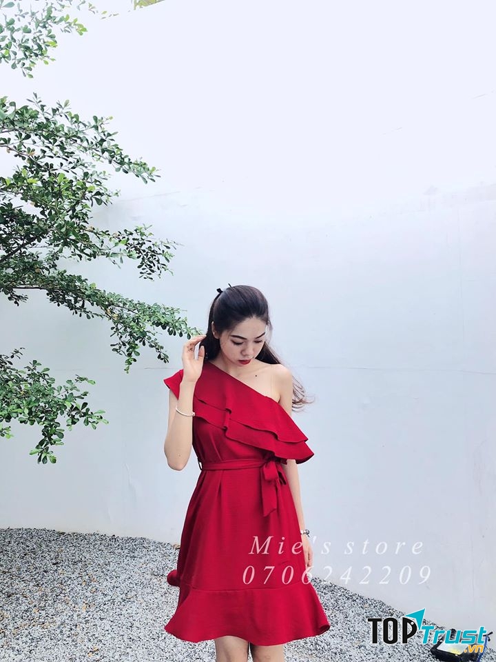 Phong cách thời trang quyến rũ, năng động...