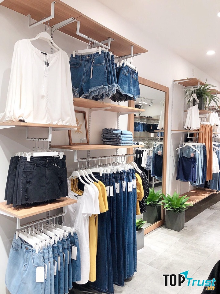 Góc quần jeans tại Miêu