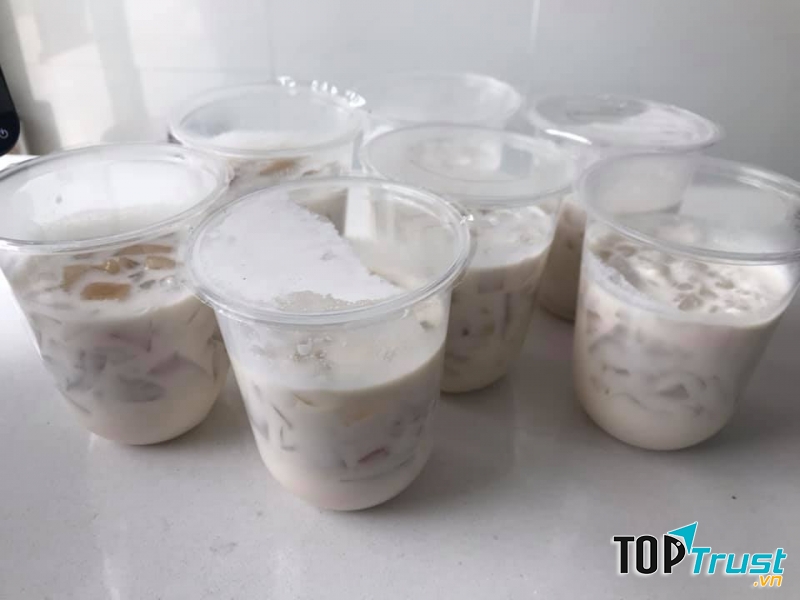 Chè dừa dầm tại Milk Tea Friends 2