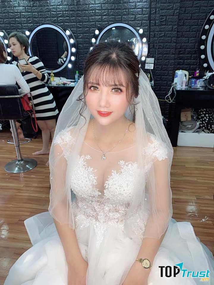Mimi Nguyen Make Up