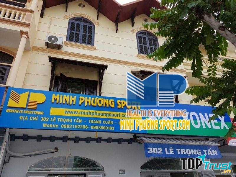 Cửa hàng Minh Phương Sport khá rộng rãi