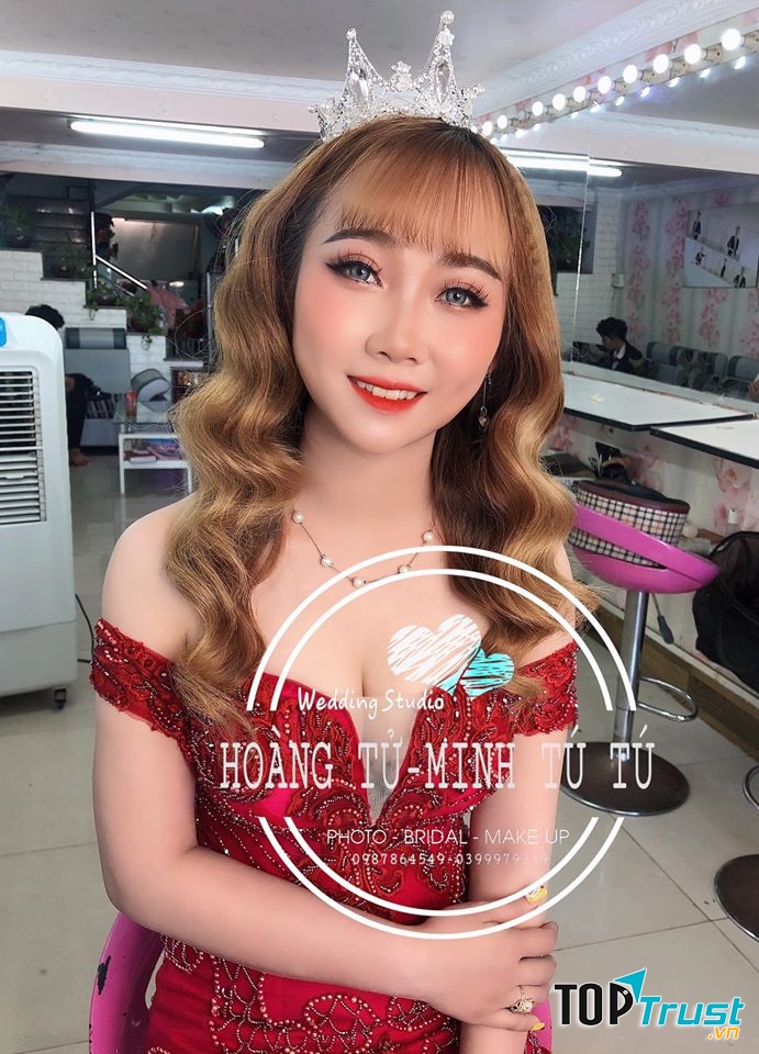 Minh Tú Tú Make Up