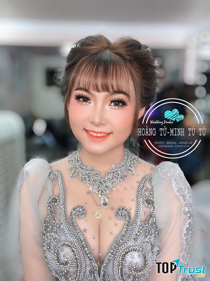 Minh Tú Tú Make Up