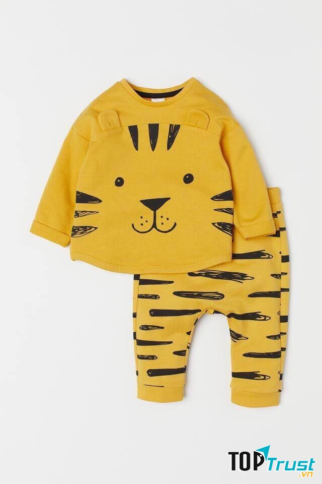 Đồ sơ sinh, quần áo trẻ em xuất khẩu.