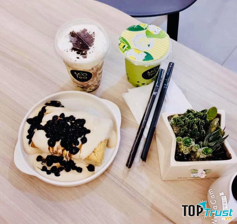 Sữa tươi trân chân đường đen và bánh