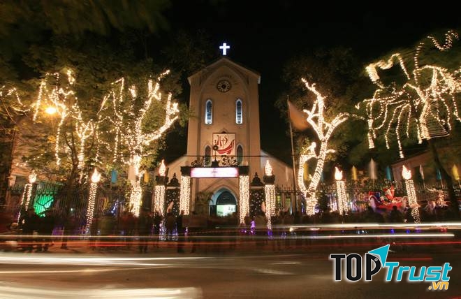 Nhà thờ Hàm Long – Phố Hàm Long, P.Phan Chu Trinh, Q.Hoàn Kiếm