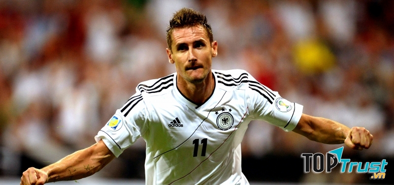 Miroslav Klose cầu thủ ghi nhiều bàn thắng nhất qua các kỳ World cup.