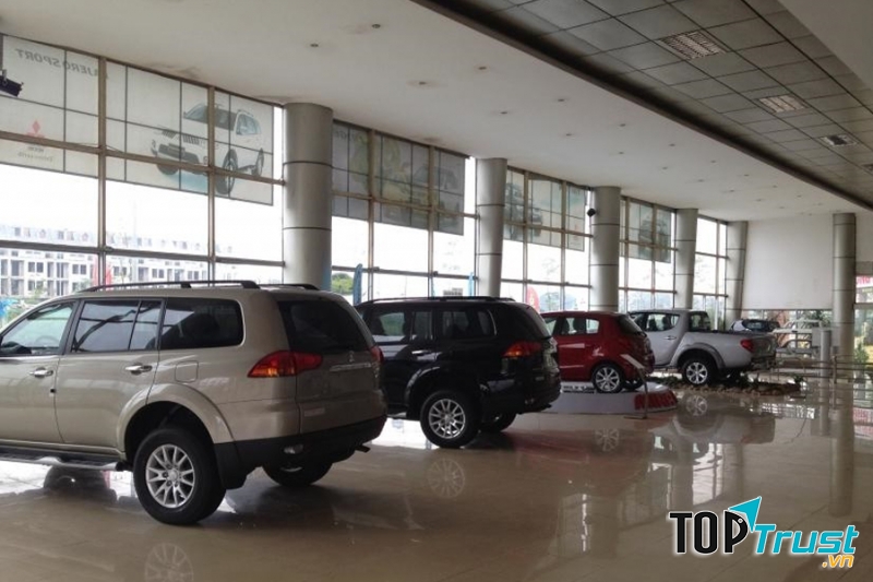 Khu vực trưng bày xe Mitsubishi