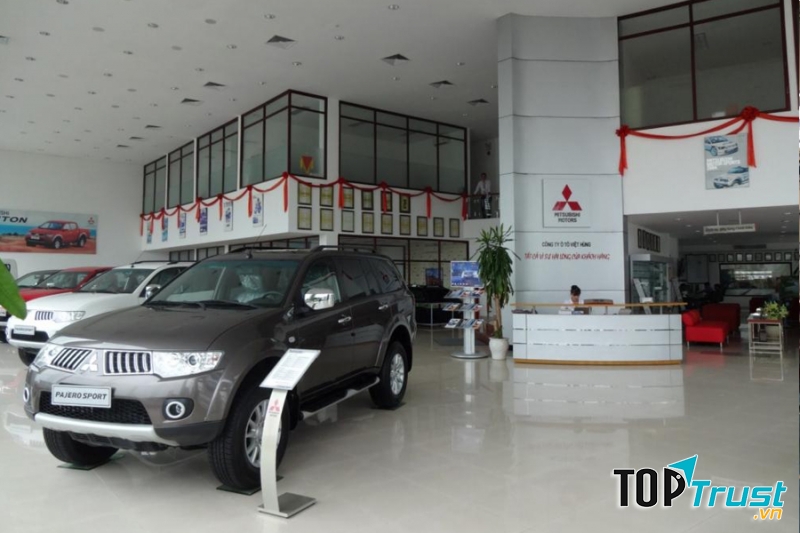 Khu vực trưng bày xe Mitsubishi
