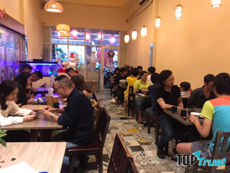 Quán luôn đông khách tại Miya Sushi & BBQ