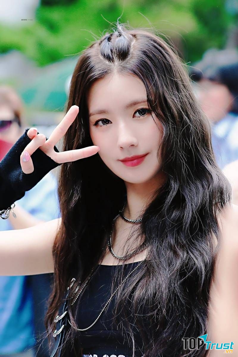 Miyeon ((G)-IDLE)