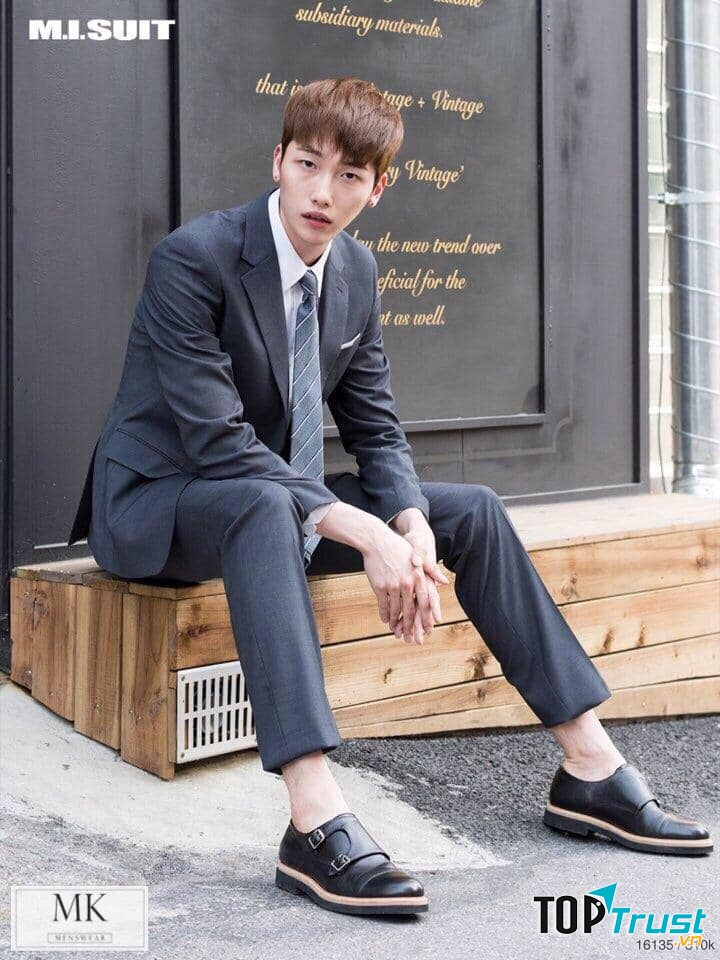 Những bộ suits cực kì bắt mắt.
