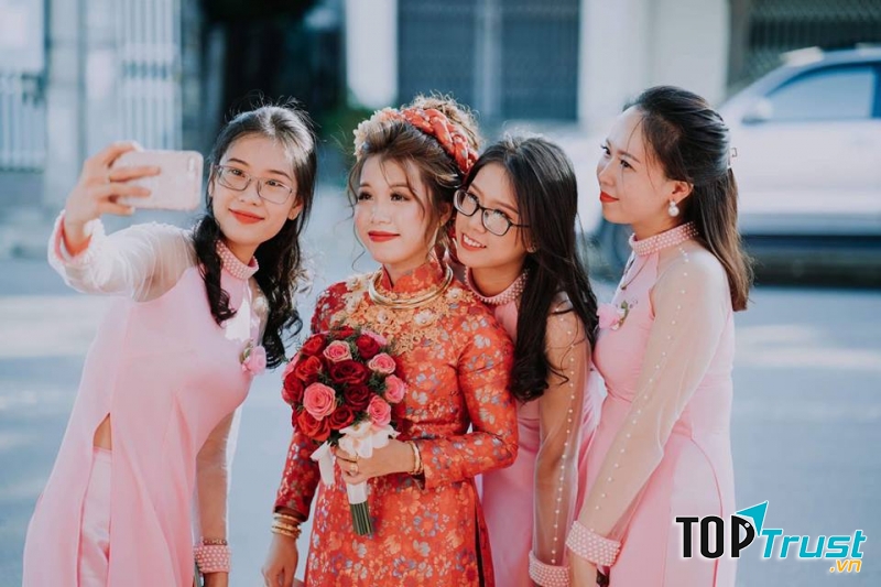 M’kup Hana – Cho thuê áo dài cưới hỏi đẹp Phan Rang, Ninh Thuận